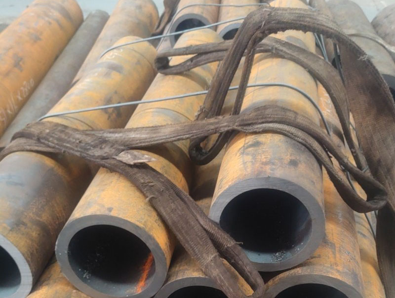 乌拉特前15CrMoG无缝钢管切割